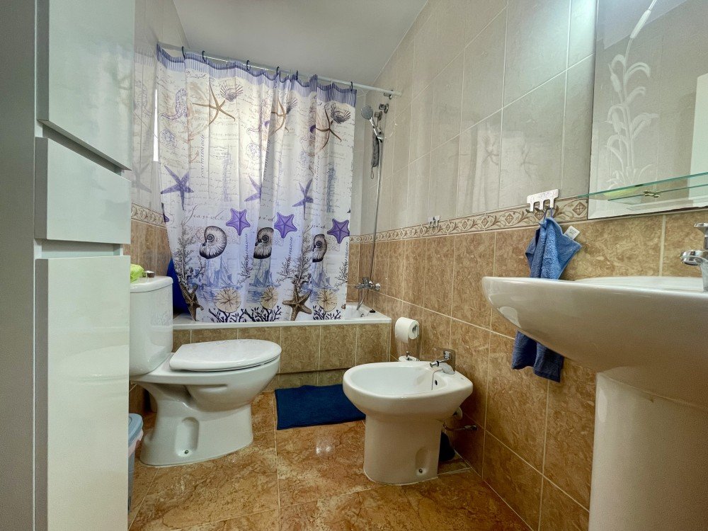 PRECIOSO ÁTICO CON PISCINA COMUNITARIA EN TORREVIEJA