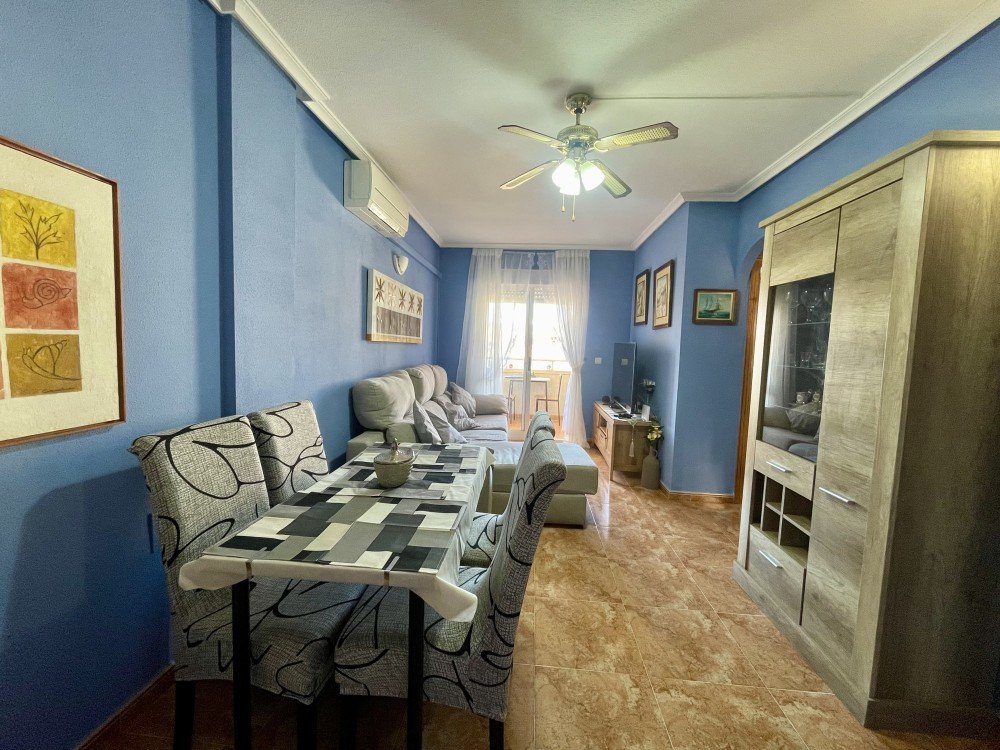 PRECIOSO ÁTICO CON PISCINA COMUNITARIA EN TORREVIEJA
