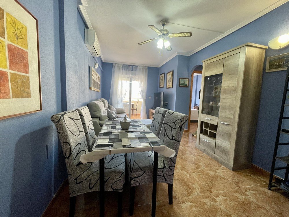 PRECIOSO ÁTICO CON PISCINA COMUNITARIA EN TORREVIEJA