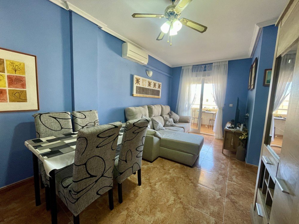 PRECIOSO ÁTICO CON PISCINA COMUNITARIA EN TORREVIEJA