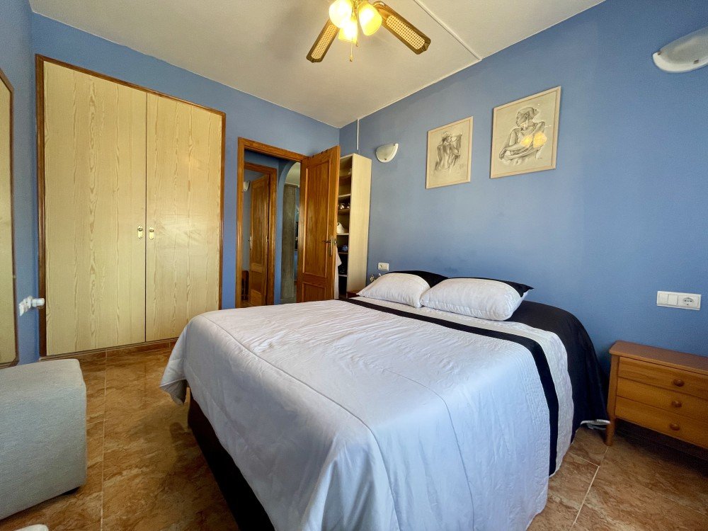 PRECIOSO ÁTICO CON PISCINA COMUNITARIA EN TORREVIEJA
