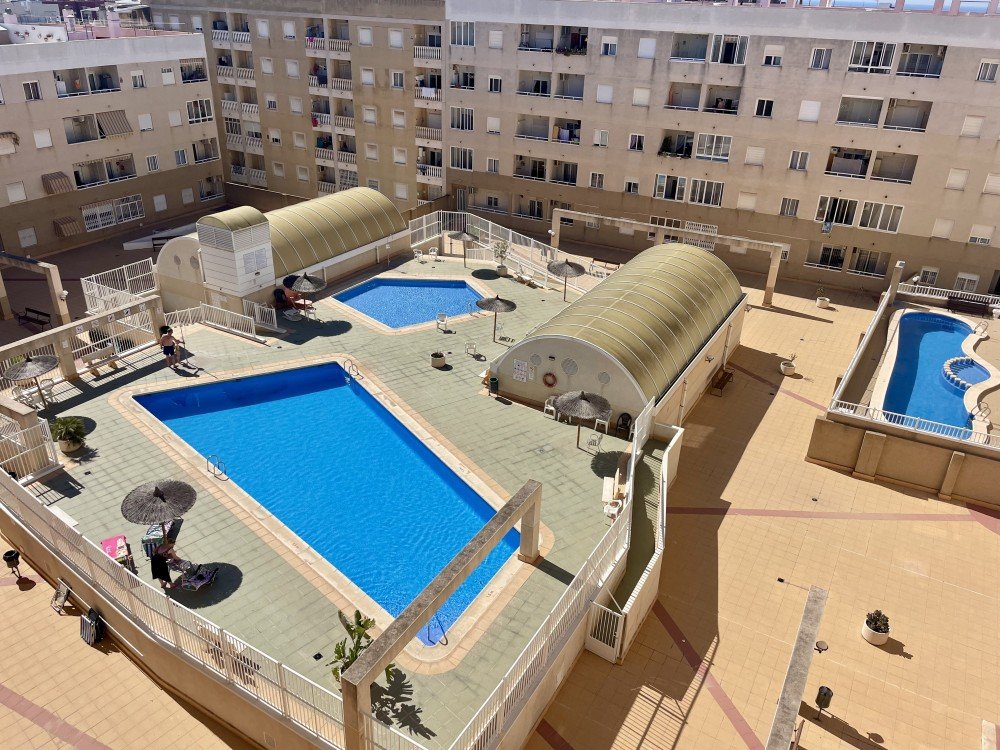 PRECIOSO ÁTICO CON PISCINA COMUNITARIA EN TORREVIEJA