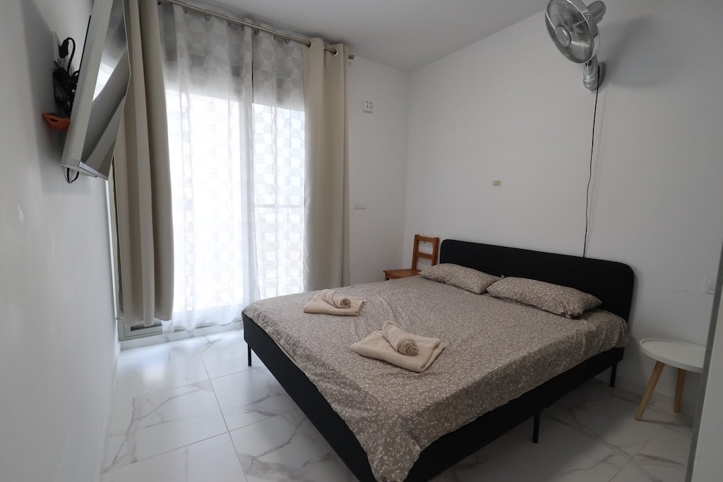 VILLA INDEPENDIENTE CON PISCINA PRIVADA EN ORIHUELA COSTA