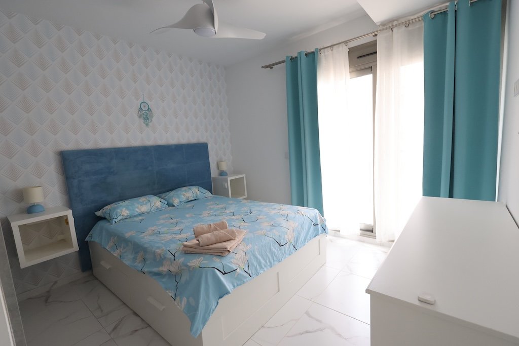 VILLA INDEPENDIENTE CON PISCINA PRIVADA EN ORIHUELA COSTA