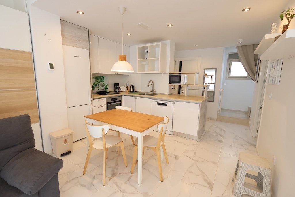 VILLA INDEPENDIENTE CON PISCINA PRIVADA EN ORIHUELA COSTA