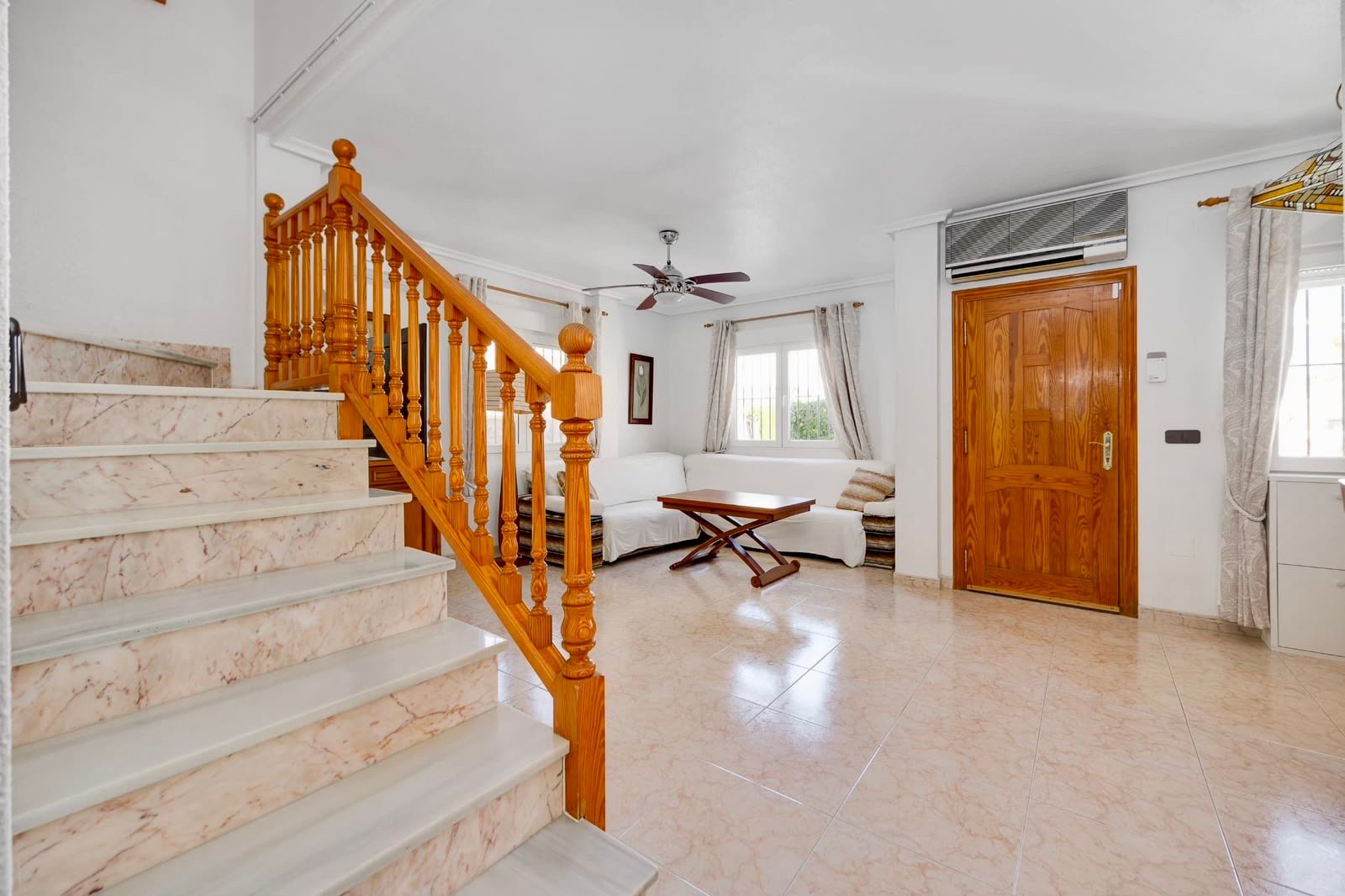 DETACHED VILLA IN PLAYA FLAMENCA, NEAR LA ZENIA BOULEVARD