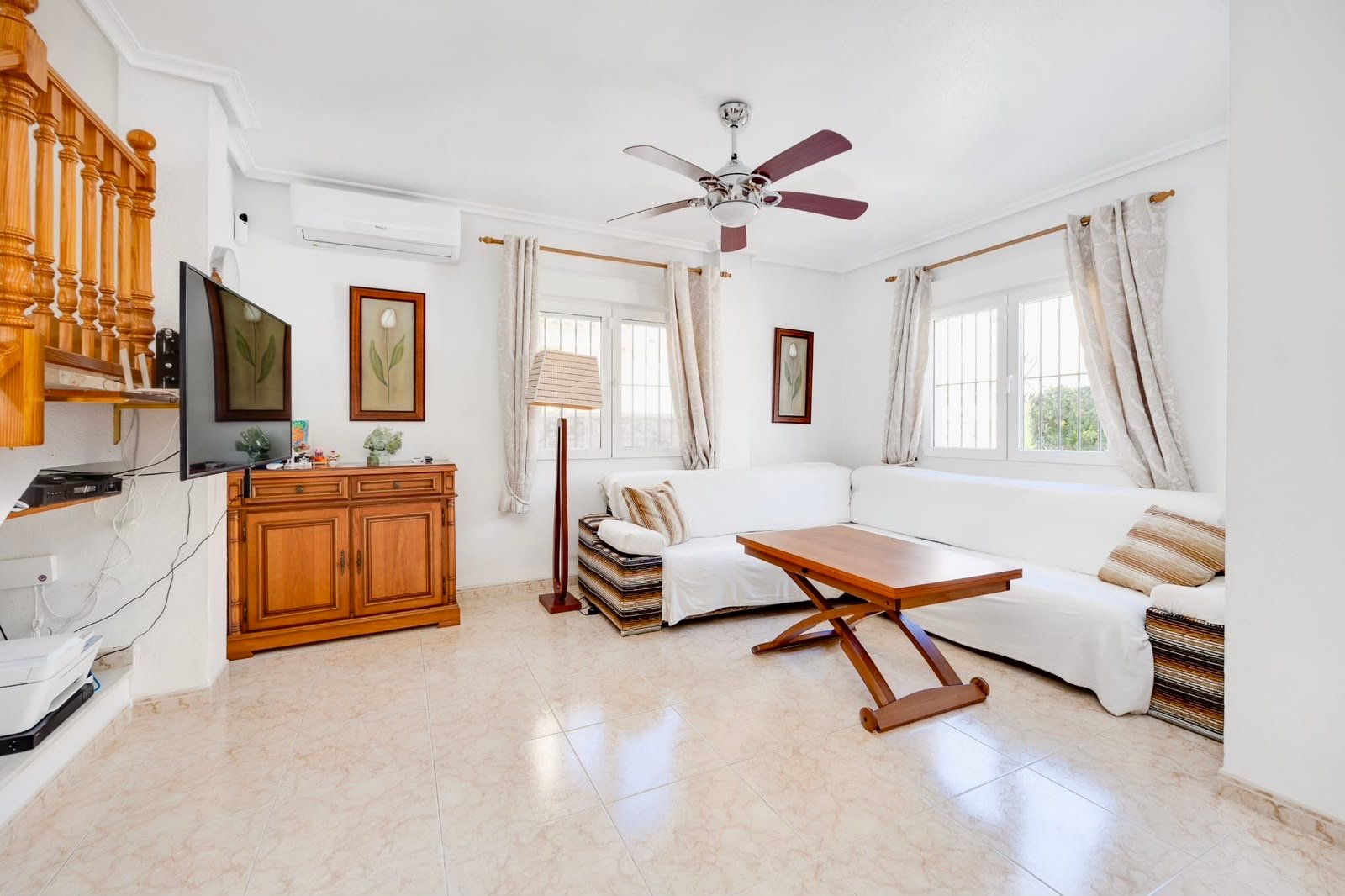 DETACHED VILLA IN PLAYA FLAMENCA, NEAR LA ZENIA BOULEVARD