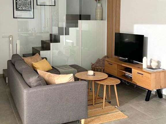 AMAZING SEMI DETACHED VILLA IN URB. LA MARINA